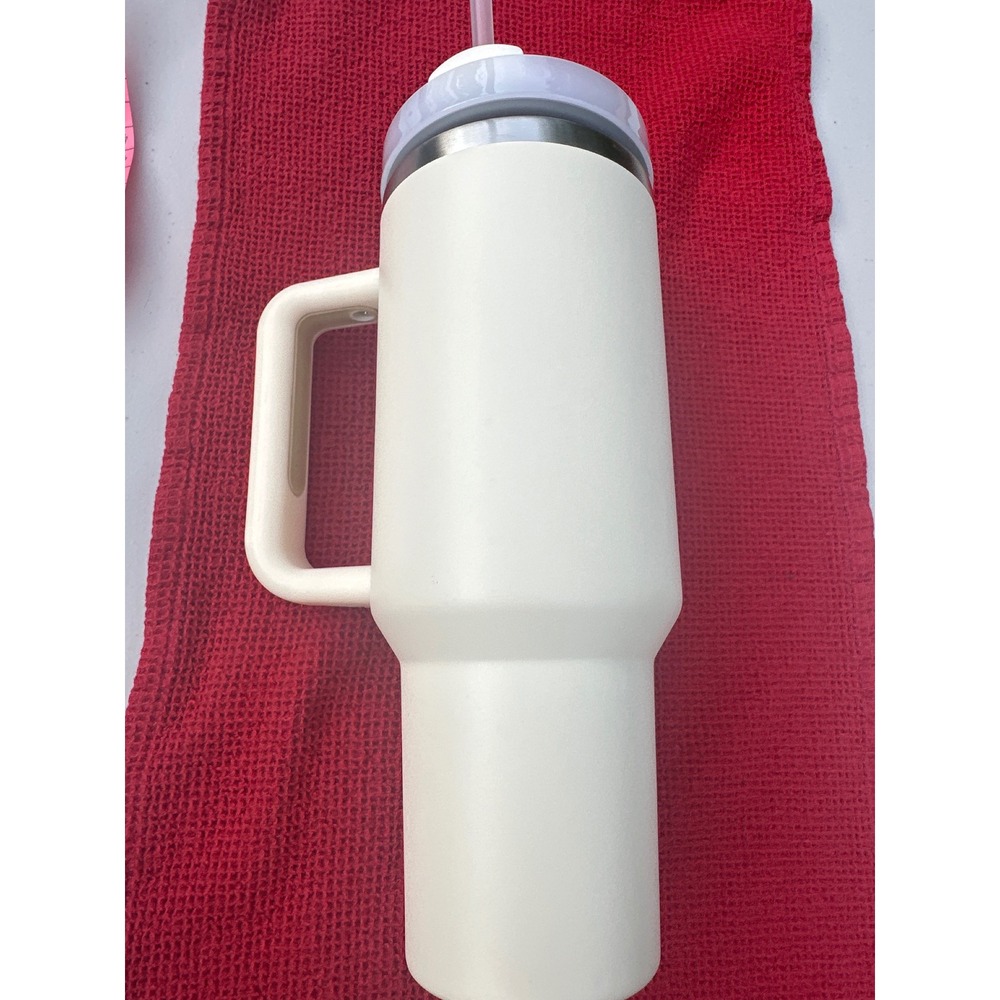 Stanley Adventure Quencher H2.0 FlowState Tumbler 40oz Cream Off-White Insulated - Picture 2 of 5